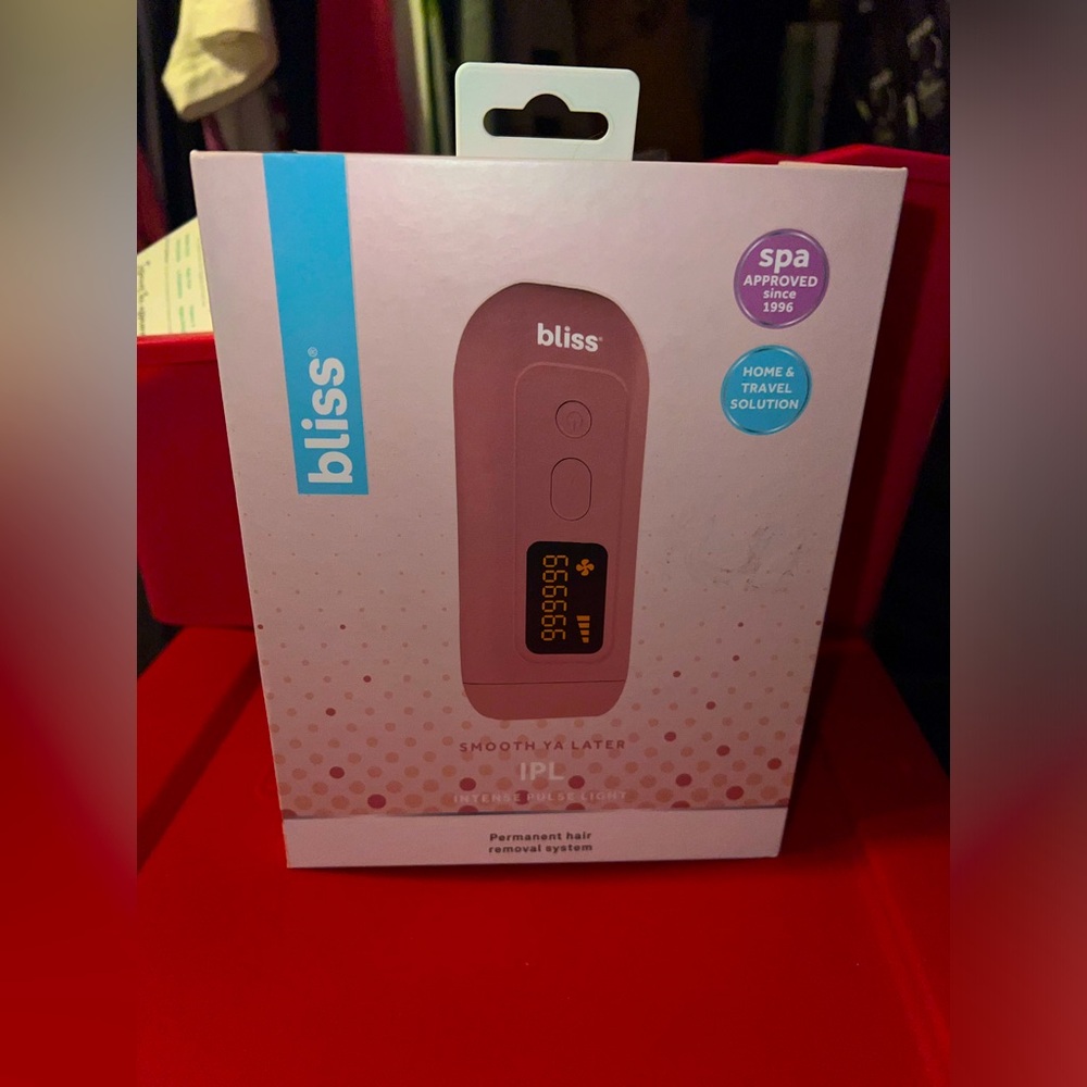NEW Bliss Smooth Ya Later Intense Pulse Light Permanent Hair Removal System.